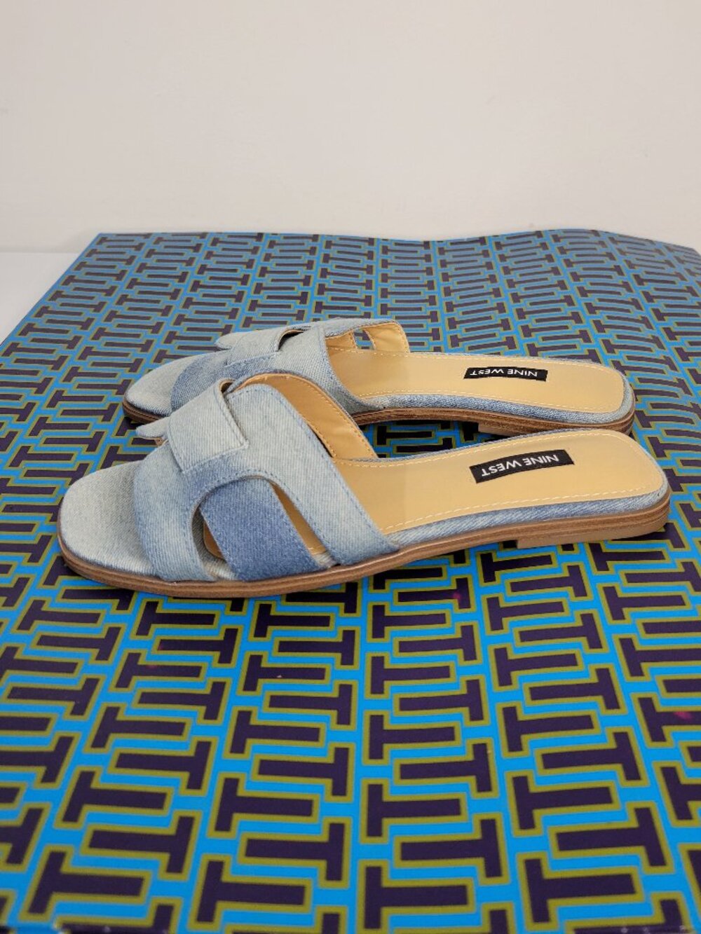 Nine West Light Denim Sandals NWT Sz 7.5 - Picture 3 of 8